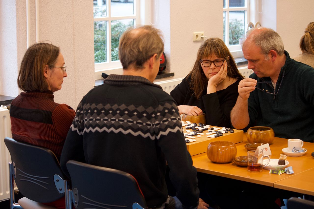 Yvonne Roelofs (4 kyu) and Michiel Eijkhout (5 dan) versus Karen Pleit (2 kyu) and Willem-Koen Pomstra (5 dan)